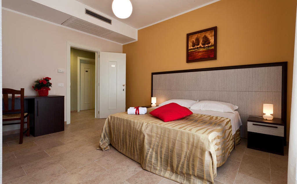 Hotel La Campana Casarano Rum bild
